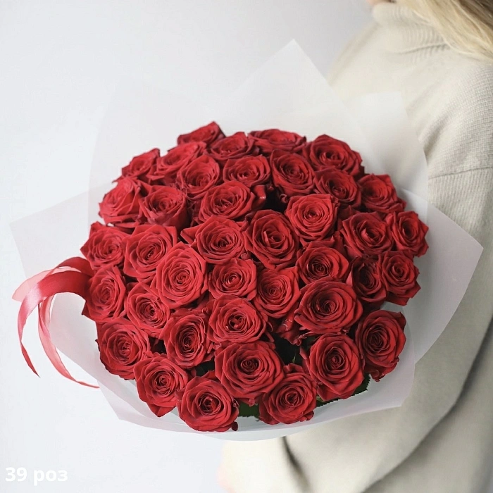 Bouquet of red roses (39)