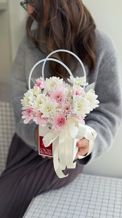 Flower handbag from persistent chrysanthemum Flower handbag from persistent chrysanthemum
