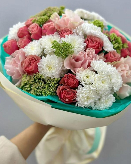 Delicate Euro bouquet of chrysanthemums and carnations with delivery to Almaty