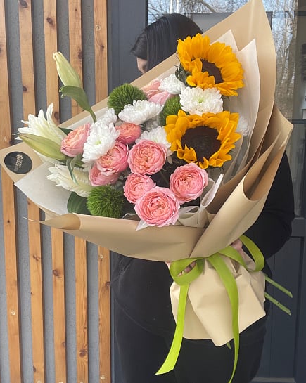 Солнечный микс с пионовидными розами with delivery to Almaty