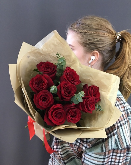 Bouquet of red chic flowers delivered to Petropavlovsk