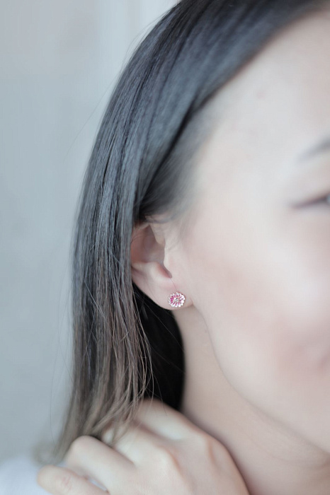 Stud earrings Pink daisies