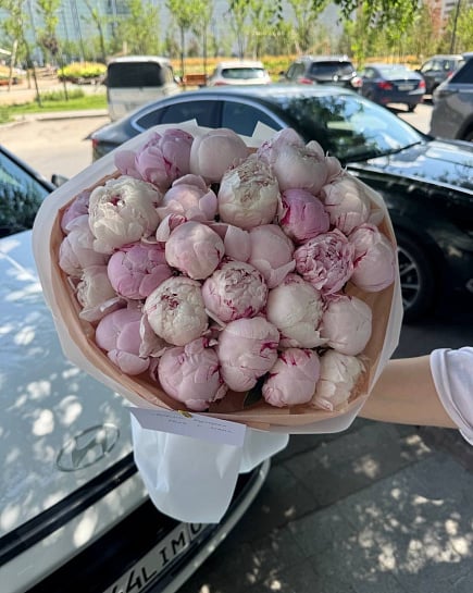 Пышные пионы в пастельных тонах с доставкой по Астане
