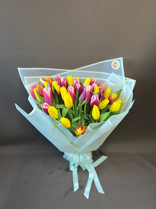 Bouquet of 45 tulips