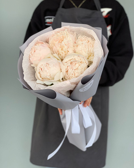 Bouquet of 5 delicate peonies flowers delivered to Almaty