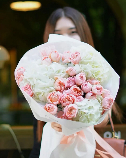 Bouquet of Juliet in Hortensia flowers delivered to Shymkent