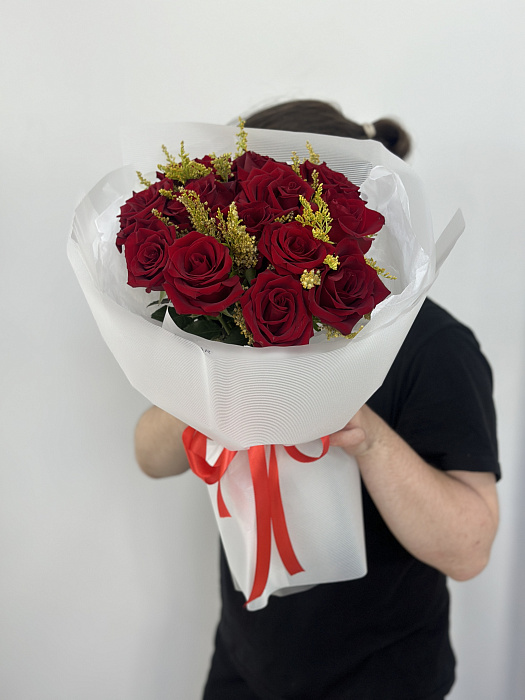 Roses with solidago