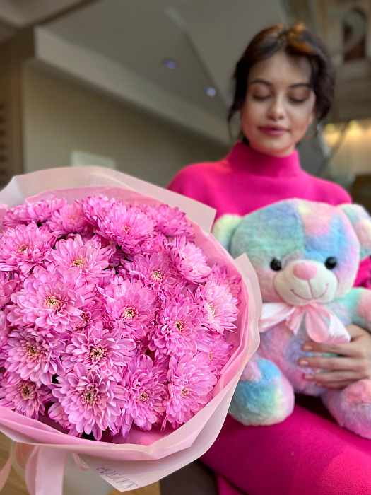 Combo of 7 branches of chrysanthemums and a rainbow bear