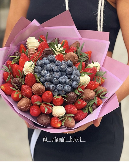 Bouquet of chocolate covered strawberries and blueberries with delivery to Astana