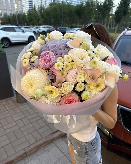 Пастельная гармония с гортензией и пионами с доставкой по Астане