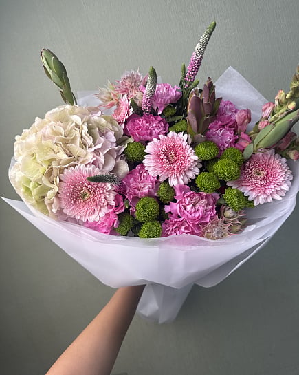 Букет из розовых и белых гортензий with delivery to Astana