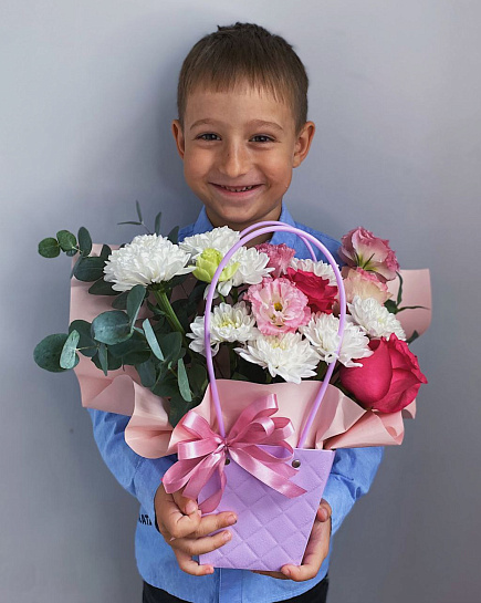 Flowers in a box with delivery to Astana