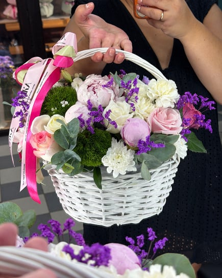 Цветочная корзина «Весеннее вдохновение» with delivery to Astana