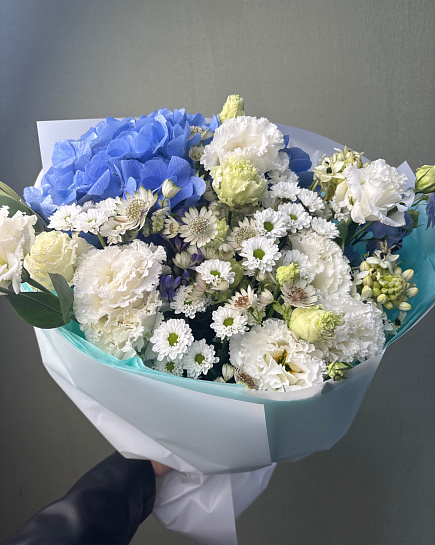 Синий букет из гортензий и эустом with delivery to Astana