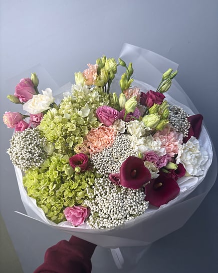 Цветочная палитра с гортензией и каллами с доставкой по Астане