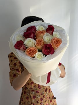 Контрастный микс из роз