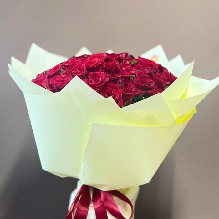 bouquet of 51 red roses