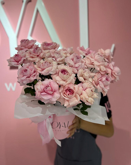 Bouquet of promotional composition of chic roses flowers delivered to Shymkent