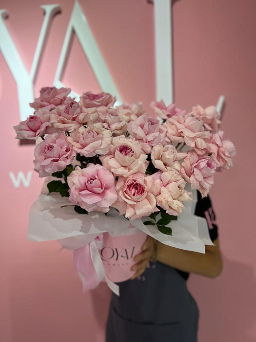promotional composition of chic roses