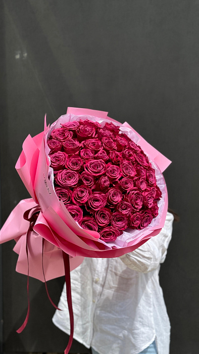 Букет из 51 фиолетовой розы