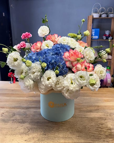 Большой круглый букет с гортензией эустомой и розами with delivery to Almaty