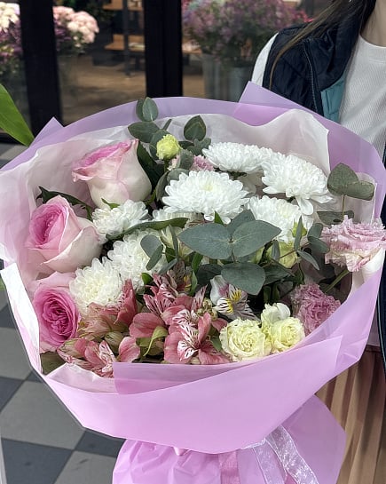 Розовый вальс с хризантемами и эустомой с доставкой по Астане