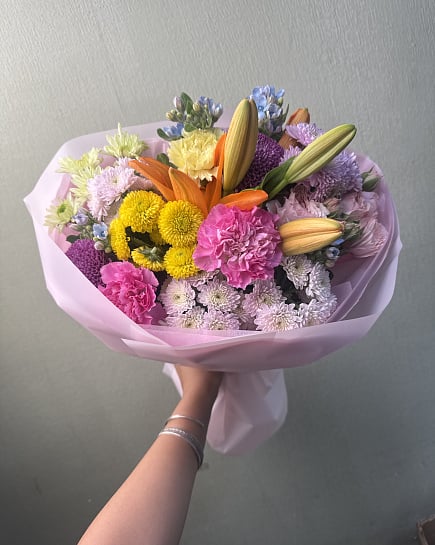 Яркий микс из лилий и хризантем with delivery to Astana