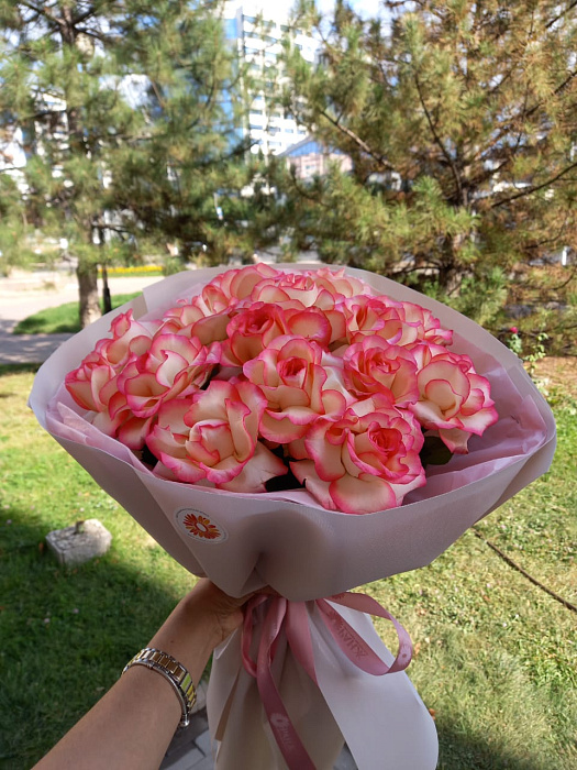 Pink romance: Bouquet of the most delicate roses