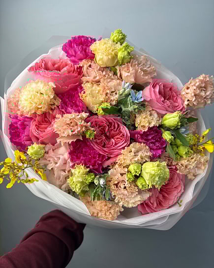 Яркий микс из пионовидных роз и орхидей с доставкой по Астане