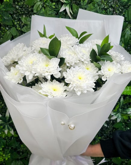 Белоснежная классика из хризантем с доставкой по Астане