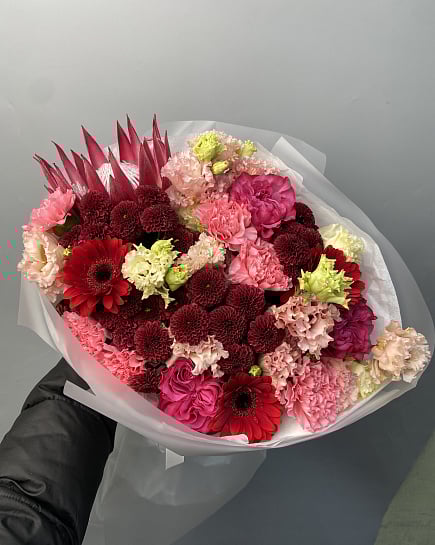 Яркий акцент с протеей и герберами с доставкой по Астане