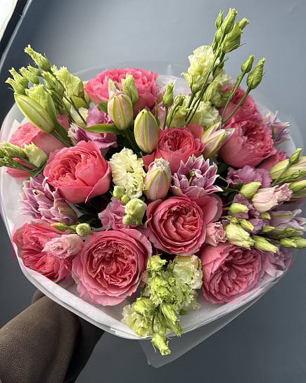 Розовый сад: пионовидные розы и эустома с доставкой по Астане