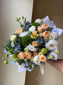 Персиковый закат с пионовидными розами