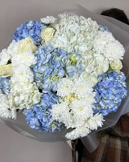 Bouquet Moana of hydrangeas and roses with delivery to Almaty