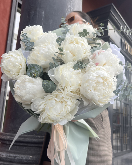 Bouquet of white sapphire flowers delivered to Almaty