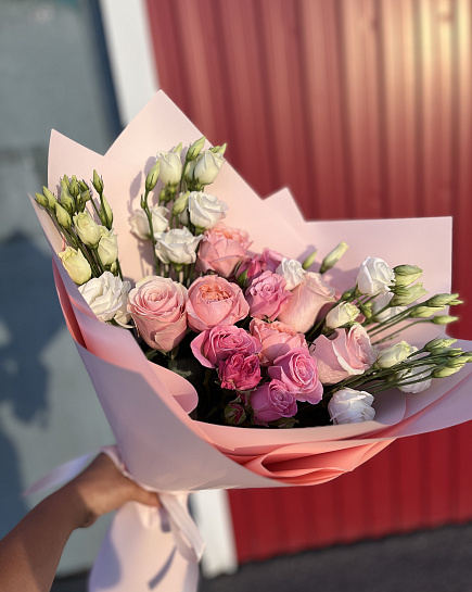 Red Dutch roses with delivery to Kostanay.