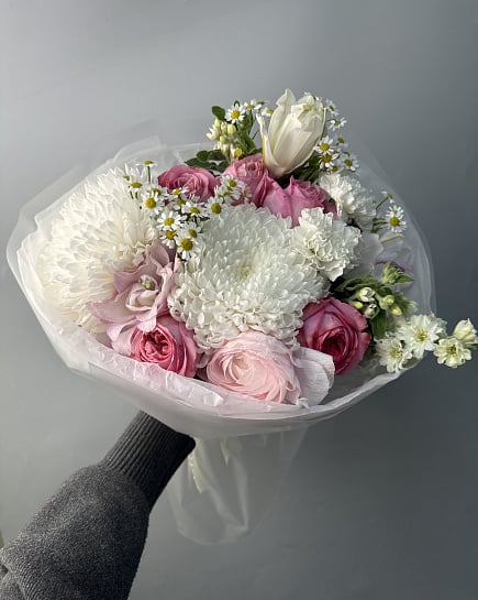 Нежный букет из хризантем и роз с доставкой по Астане