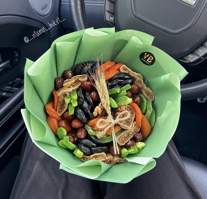 Dried fruit bouquet