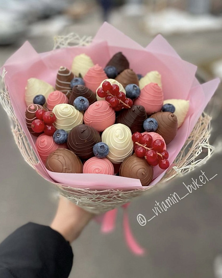 Bouquet of strawberries in chocolate with delivery to Astana