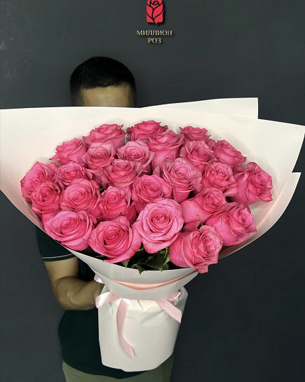 Bouquet of 25 pink roses flowers delivered to Astana