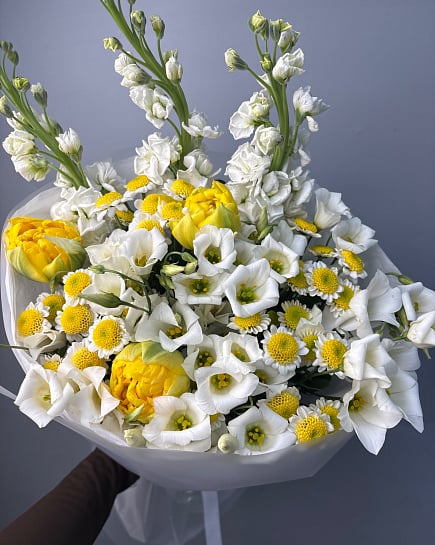 Солнечная весна: букет с пионовидными тюльпанами с доставкой по Астане