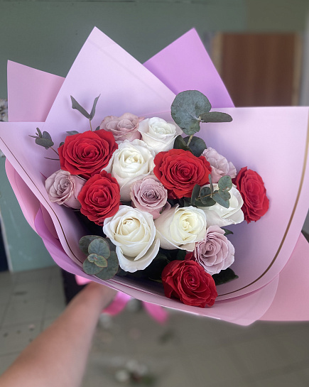 Mix of roses with delivery to Kostanay.
