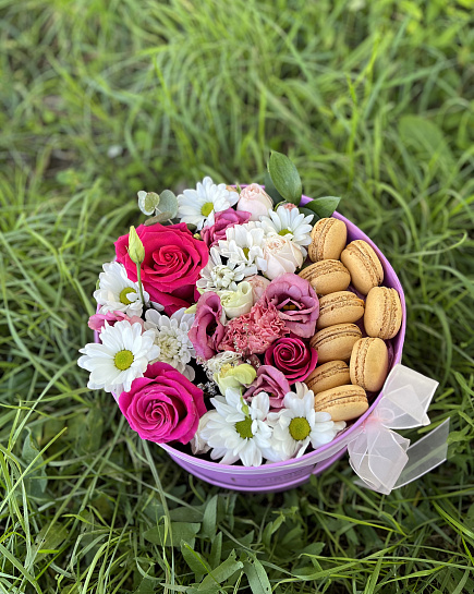 Bouquet of Box of macarons flowers delivered to Rudniy