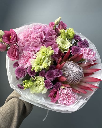 Розовое очарование с экзотической протеей с доставкой по Астане