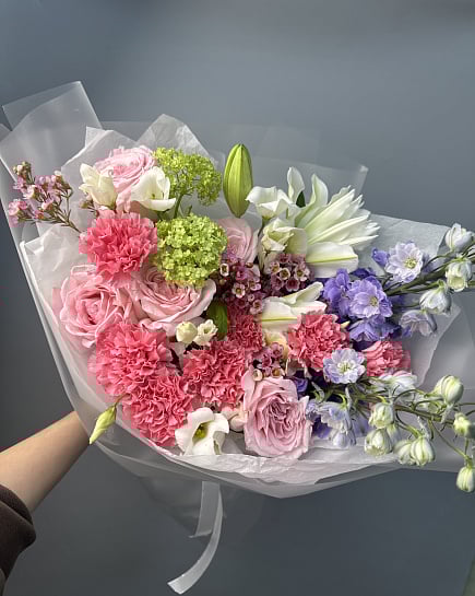 Нежный букет из роз и гвоздик с лилиями с доставкой по Астане