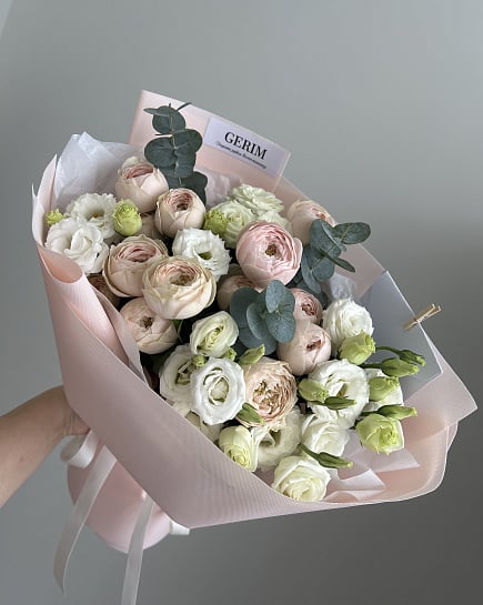 Романтичный дуэт пионовидных роз и эустомы с доставкой по Астане