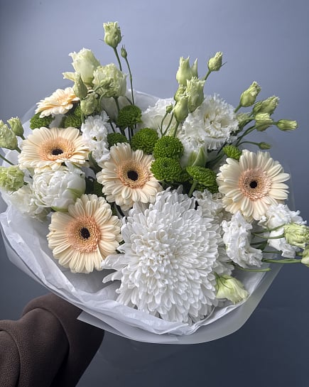 Белоснежная симфония с герберами с доставкой по Астане