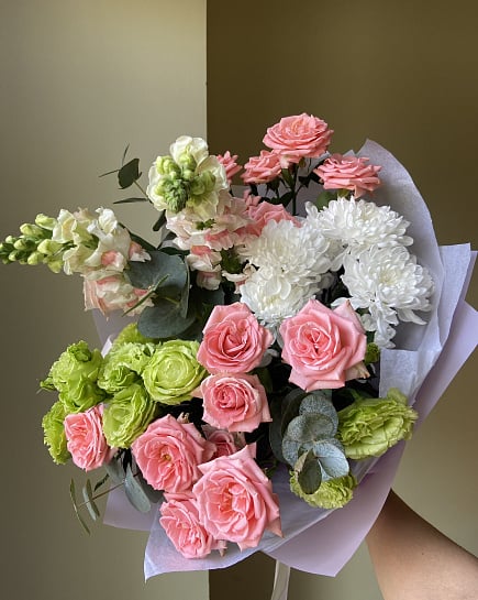 Розовый шарм с кустовыми розами и эустомой с доставкой по Астане