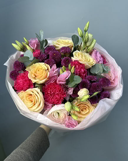 Яркий микс из роз и хризантем с доставкой по Астане