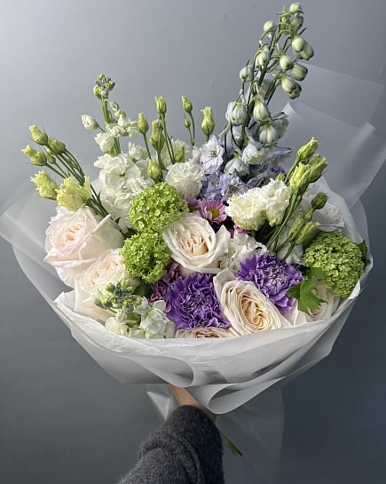 Пастельная гармония с дельфиниумом и эустомой с доставкой по Астане